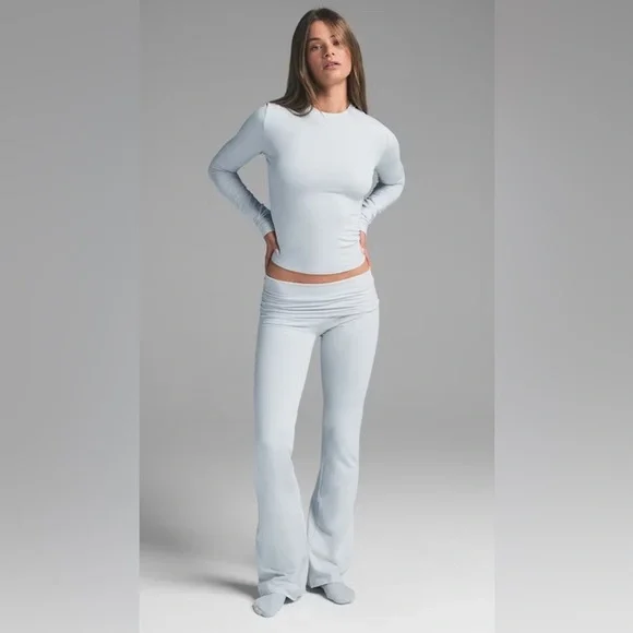 SKIMS Cotton Jersey Foldover Pant in Limited Edition Zen Blue - Picture 6 of 8